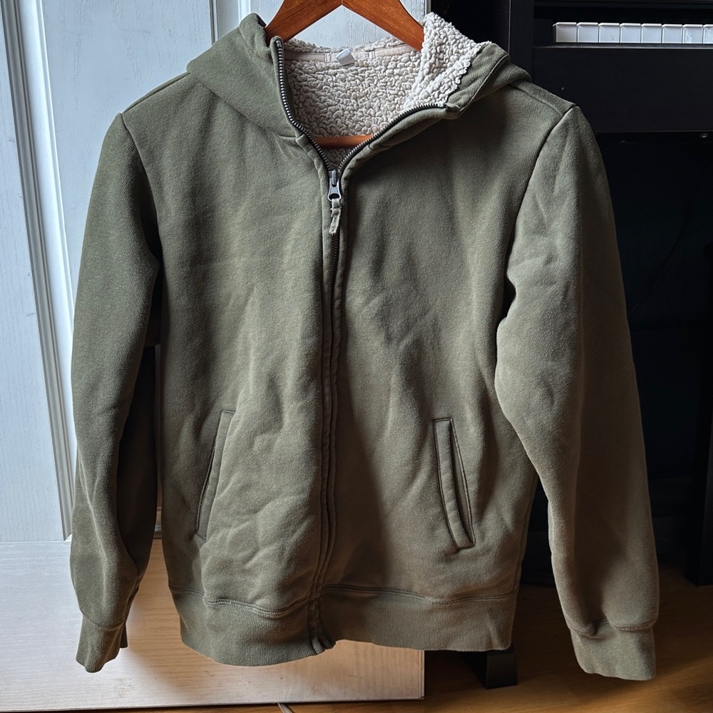 Uniqlo Youth Olive Green Zip-Up Hoodie with Sherpa Lining Size 13Y